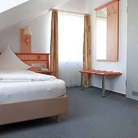 Wetterau - Self-check-in Hotel 3*